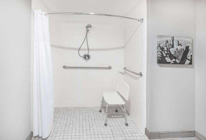 هتل La Quinta By Wyndham Houston Southwest