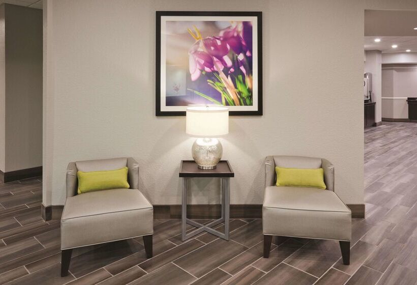 هتل La Quinta By Wyndham Minneapolis Bloomington W   Free Airport Shuttle