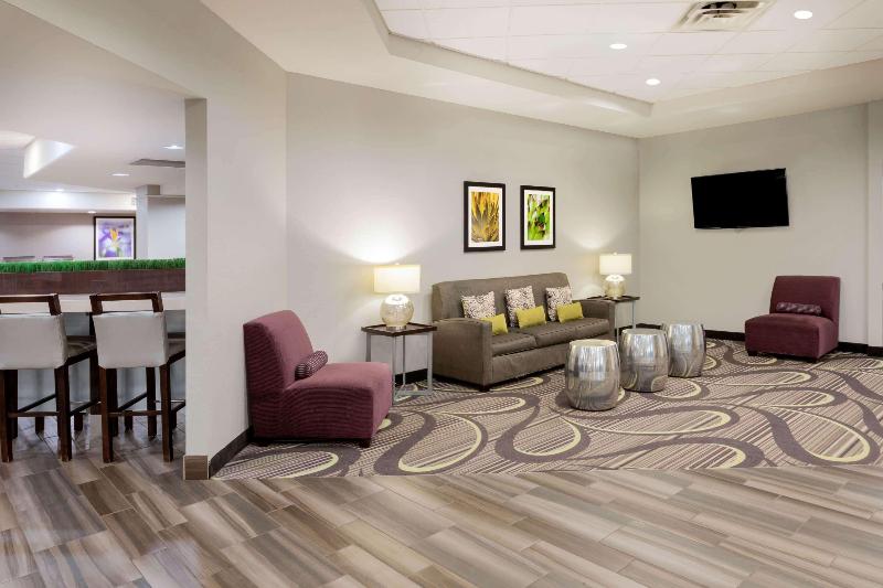 هتل La Quinta By Wyndham Minneapolis Bloomington W   Free Airport Shuttle