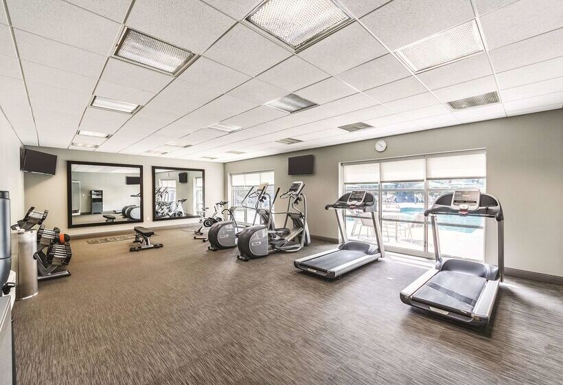 هتل La Quinta Inn & Suites By Wyndham San Antonio Downtown