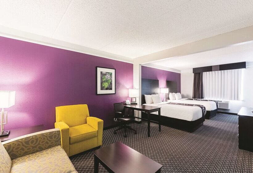 هتل La Quinta Inn & Suites By Wyndham San Antonio Downtown