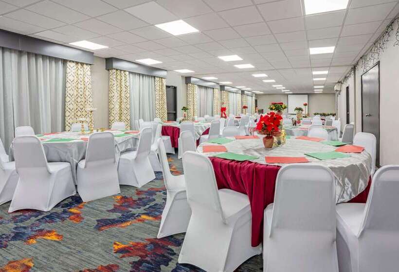 فندق La Quinta By Wyndham Seattle Federal Way