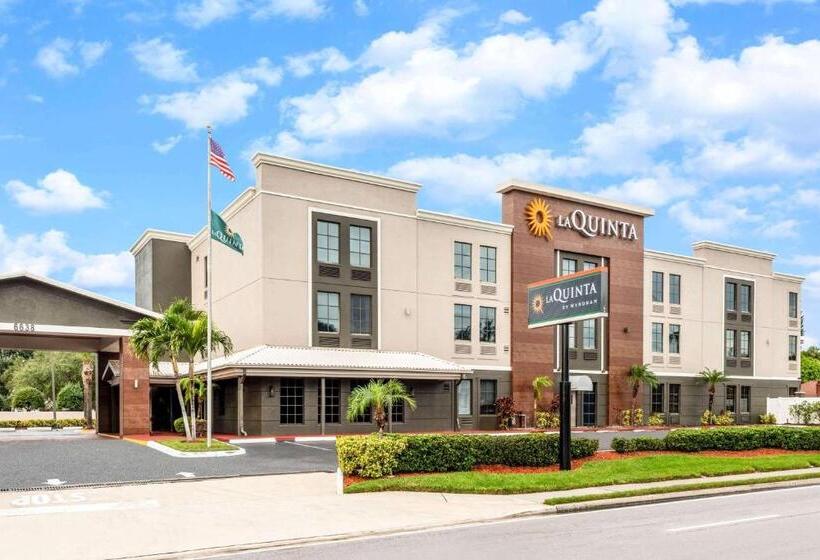 فندق La Quinta Inn & Suites By Wyndham St. Petersburg Northeast