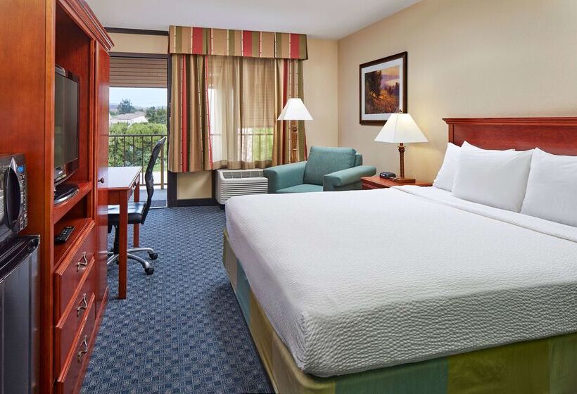 هتل La Quinta By Wyndham Thousand Oaks Newbury Park