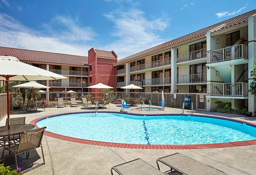 هتل La Quinta By Wyndham Thousand Oaks Newbury Park
