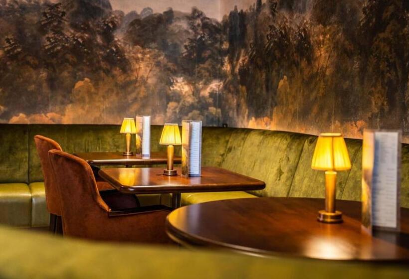 هتل The Lansdowne Kenmare