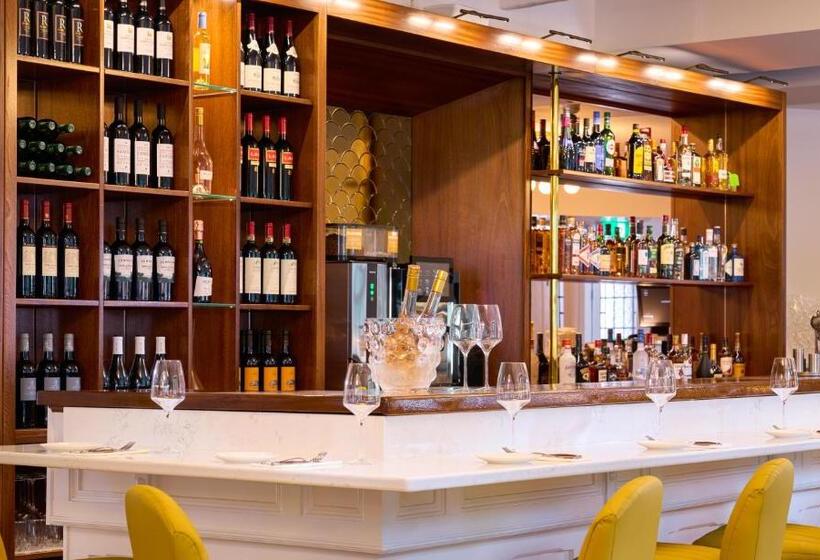 هتل The Lansdowne Kenmare