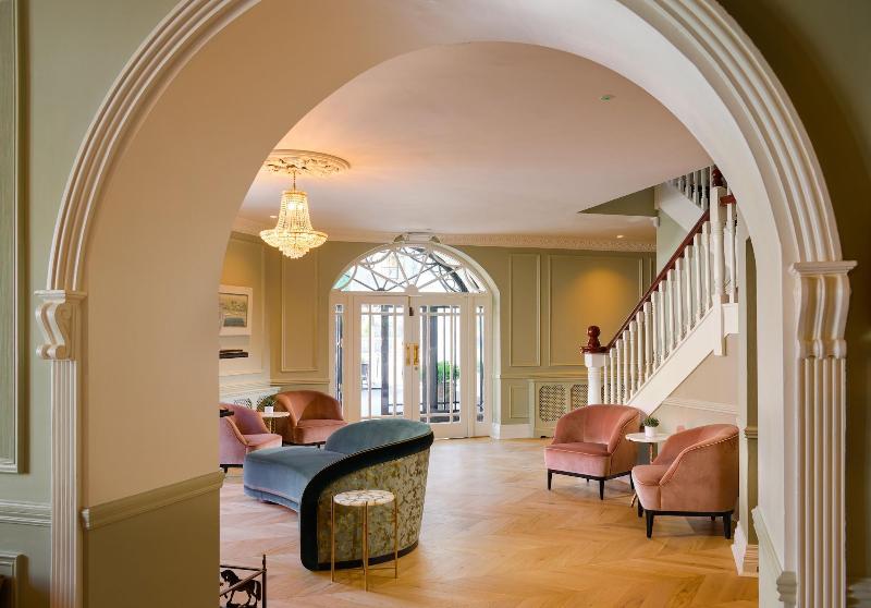 هتل The Lansdowne Kenmare