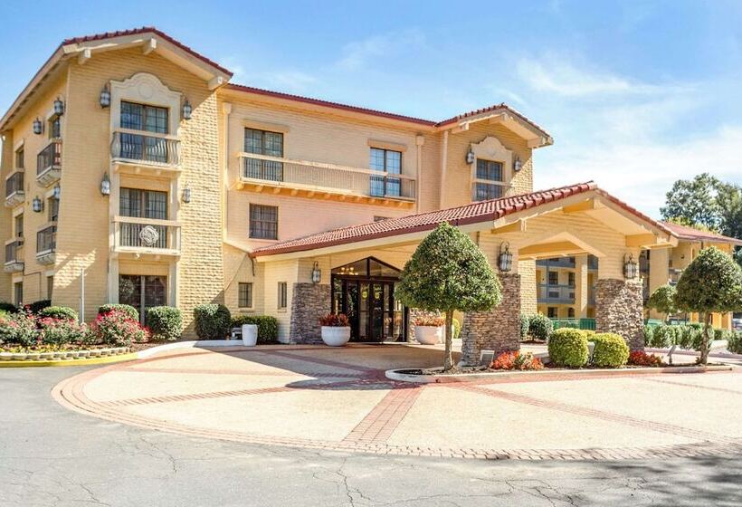 هتل Quality Inn & Suites Airport
