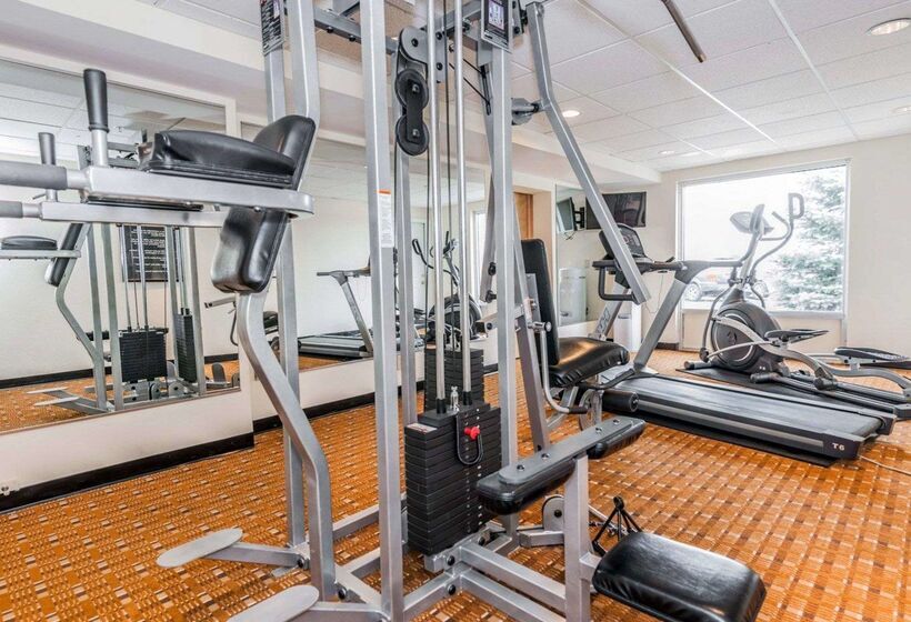 هتل Baymont By Wyndham Indianapolis East