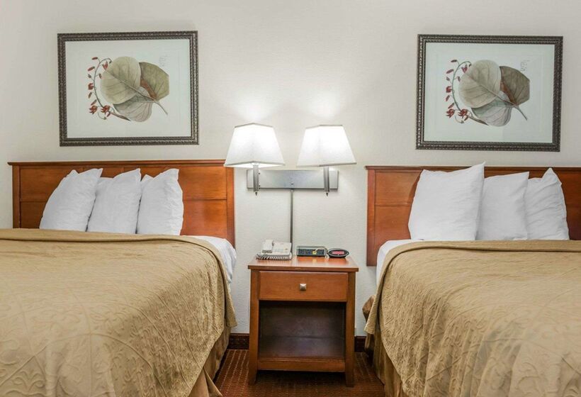 هتل Baymont By Wyndham Indianapolis East