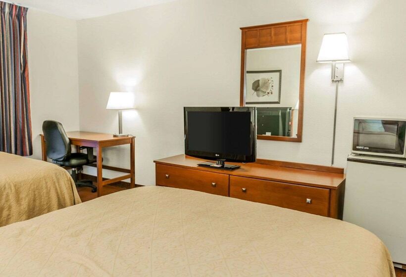 هتل Baymont By Wyndham Indianapolis East