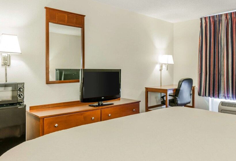 هتل Baymont By Wyndham Indianapolis East