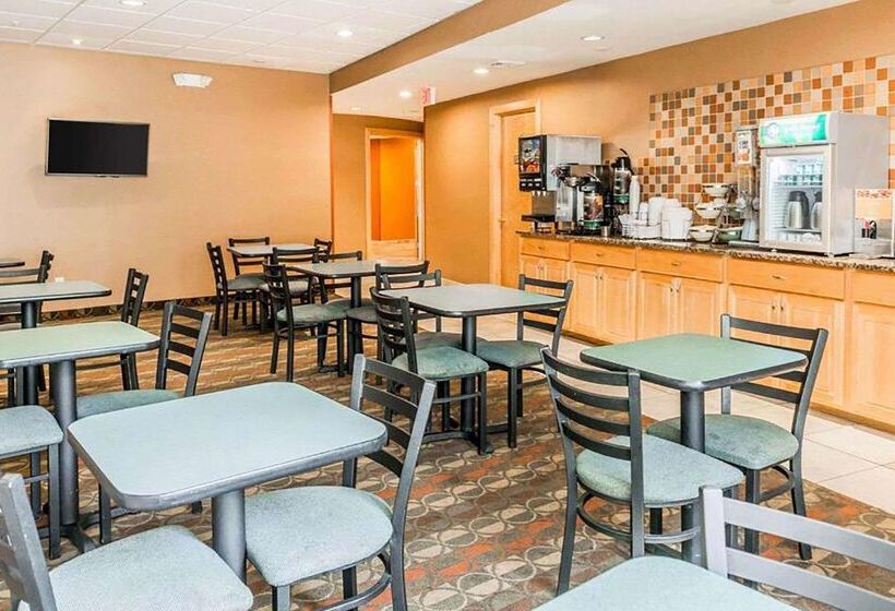 هتل Baymont By Wyndham Indianapolis East