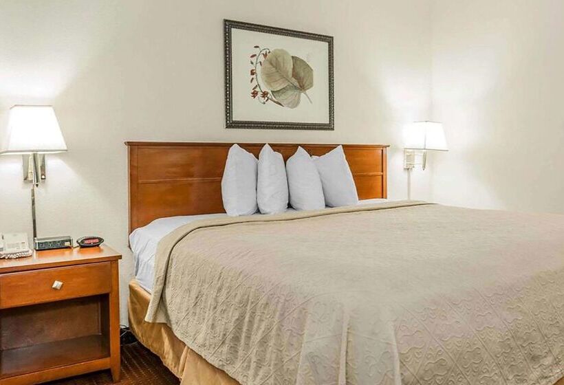 هتل Baymont By Wyndham Indianapolis East
