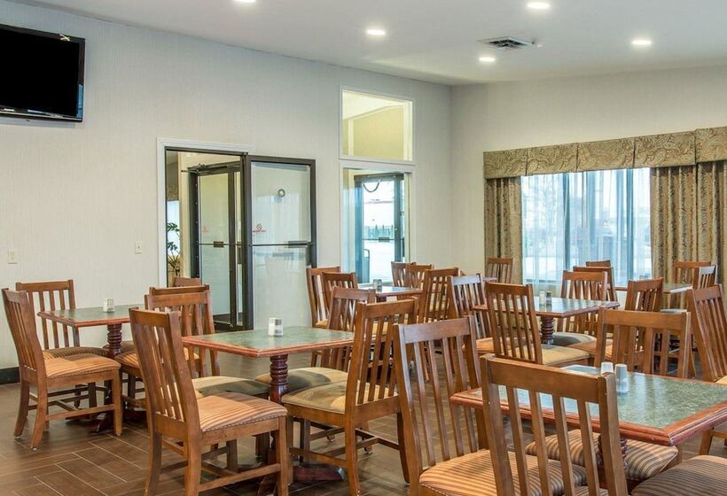 בית מלון כפרי Quality Inn