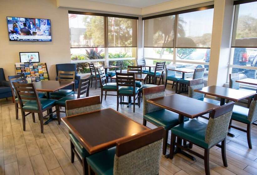 בית מלון כפרי Quality Inn Palm Beach International Airport