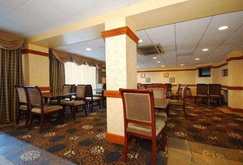 בית מלון כפרי Quality Inn & Suites