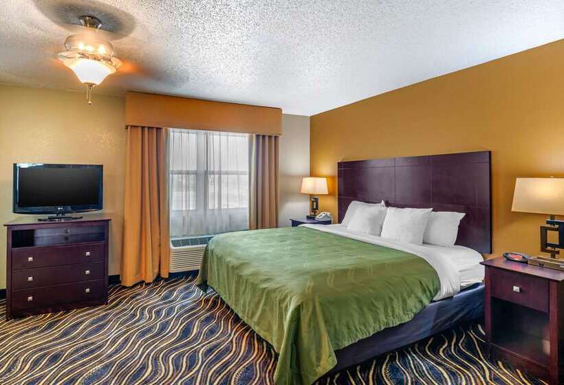 هتل Quality Suites Addisondallas