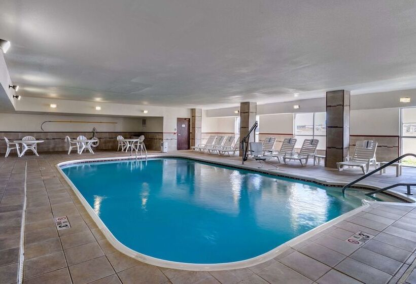 هتل Quality Suites Addisondallas