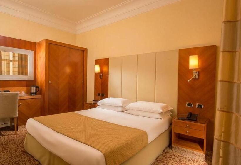 Fotos del hotel Suite Opera Rooms:  5