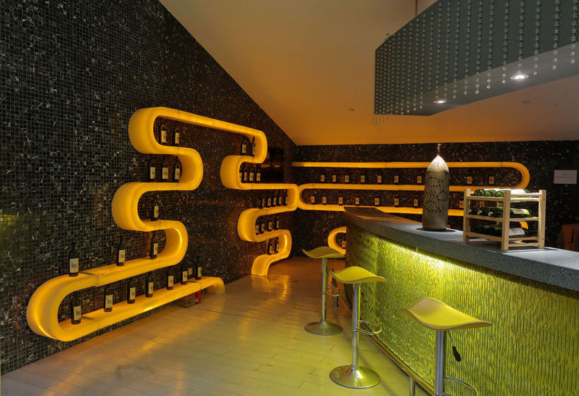 Mercure Suzhou Park Hotel & Suites