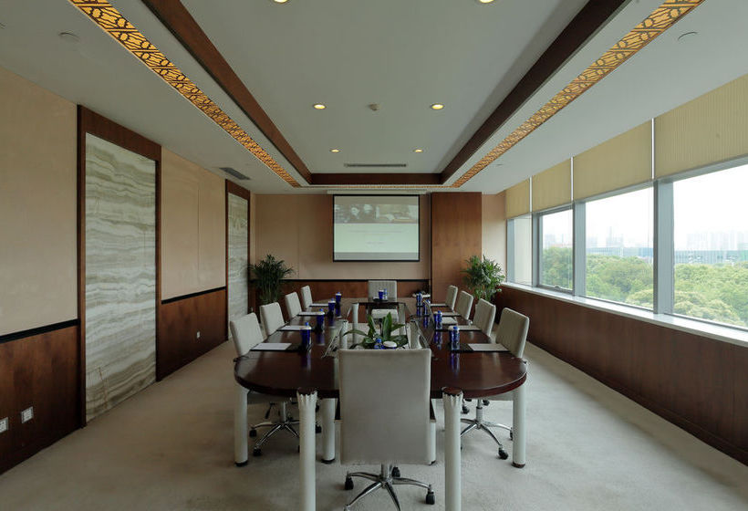 Mercure Suzhou Park Hotel & Suites