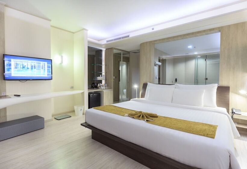 Pattaya Discovery Beach Hotel   Sha Extra Plus