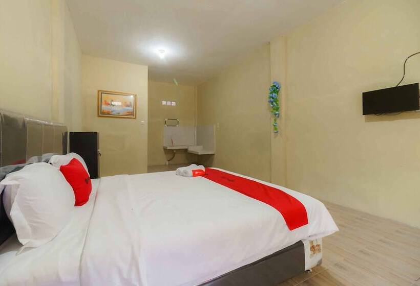 هتل Reddoorz Near Bukit Kubu Berastagi