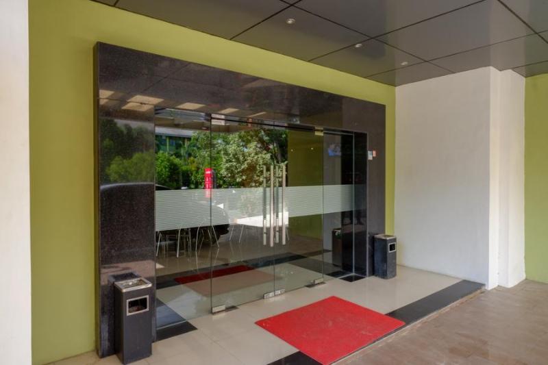 Reddoorz Plus Near Hotel Benua Kendari