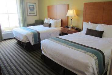 هتل Best Western Plus Seawall Inn & Suites By The Beach