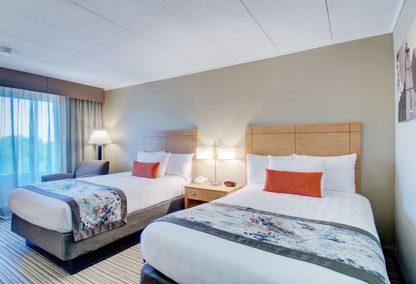 هتل Best Western  Plus Waltham Boston