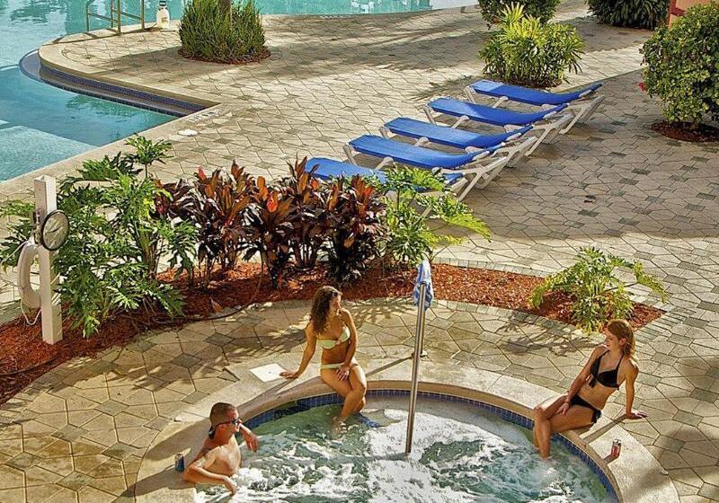 هتل Blue Heron Beach Resort