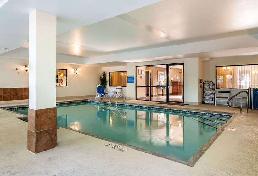 호텔 Comfort Inn & Suites Suwanee  Sugarloaf