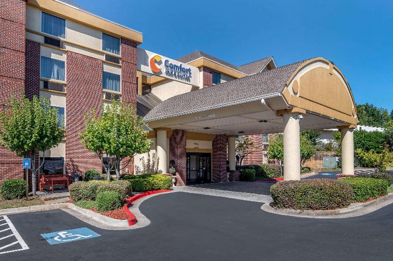 호텔 Comfort Inn & Suites Suwanee  Sugarloaf