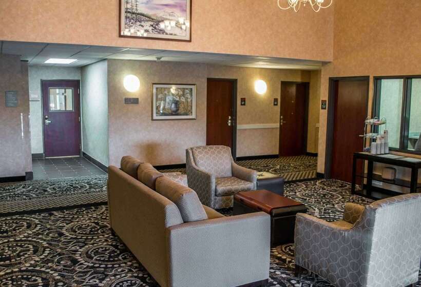 فندق Comfort Suites Portland Southwest