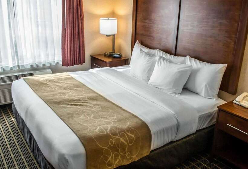 فندق Comfort Suites Portland Southwest