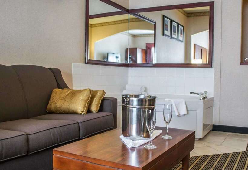 فندق Comfort Suites Portland Southwest