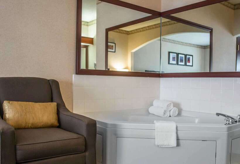 فندق Comfort Suites Portland Southwest