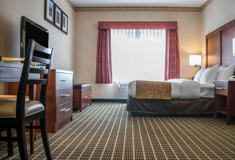 فندق Comfort Suites Portland Southwest