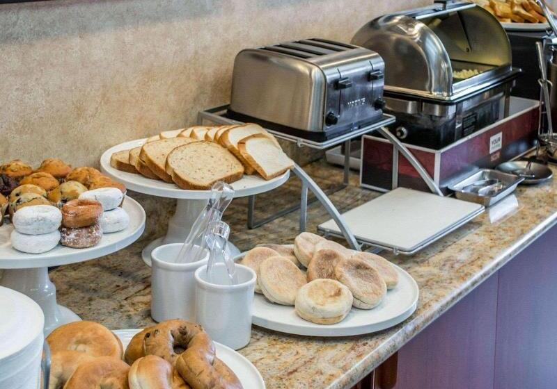 هتل Comfort Suites Portland Southwest