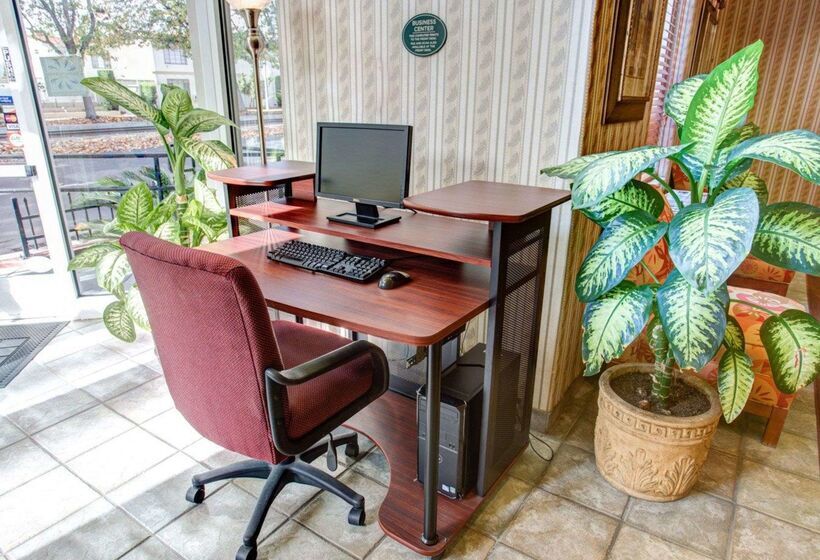 هتل Comfort Suites San Jose Airport