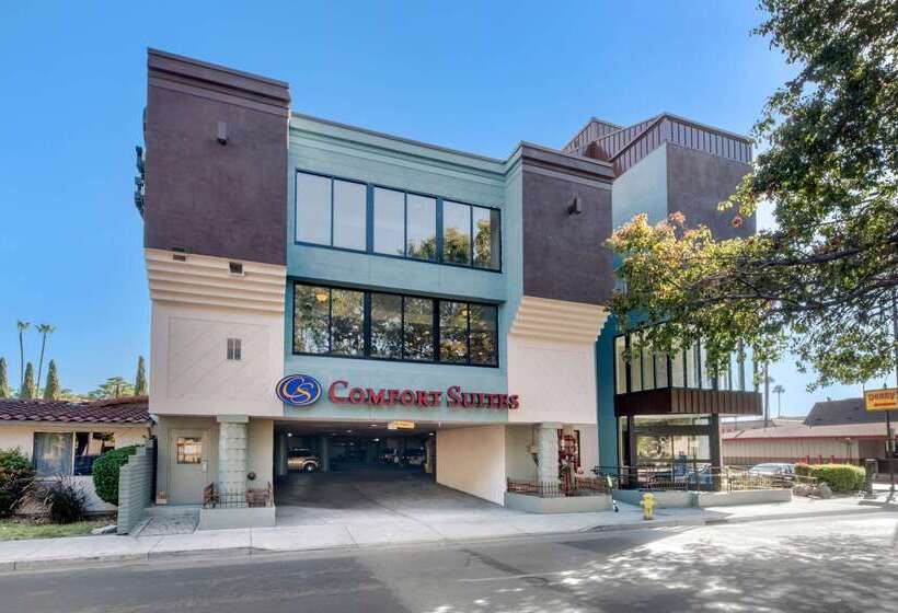 酒店 Comfort Suites San Jose Airport