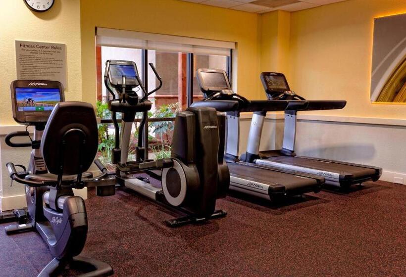 هتل Courtyard By Marriott Sandestin At Grand Boulevard