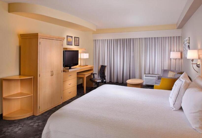 هتل Courtyard By Marriott Sandestin At Grand Boulevard