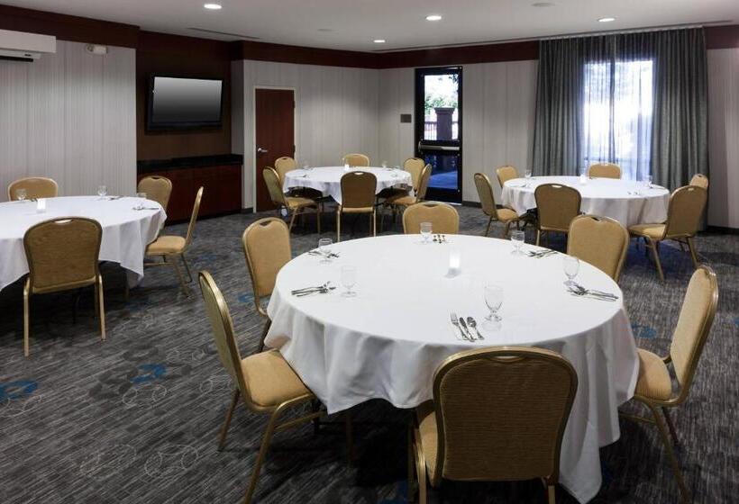 בית מלון כפרי Courtyard By Marriott Santa Clarita Valencia