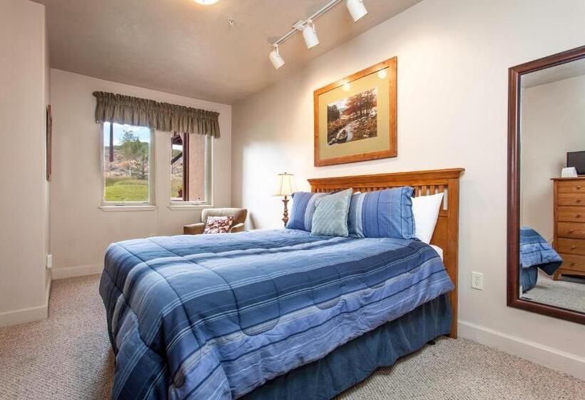 هتل Crestview Condominiums By All Seasons Resort Lodging