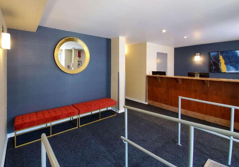 هتل Econo Lodge