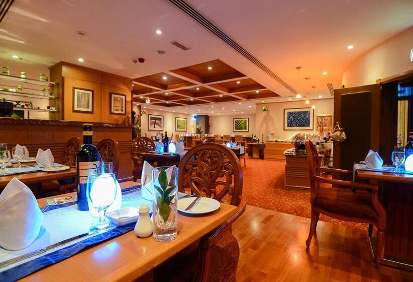 Golden Tulip Hotel Al  Barsha