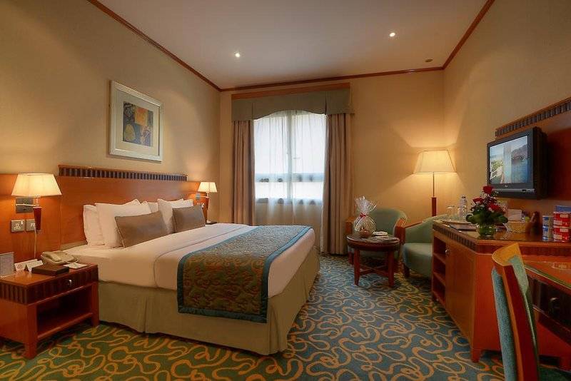 هتل Golden Tulip Al Barsha